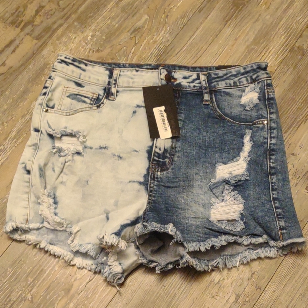 Nwt Fashion Nova Two-Tone Distressed Denim Shorts, Size 11